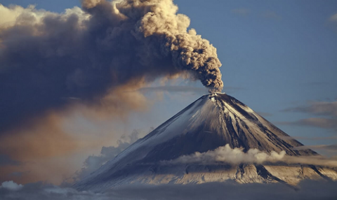 আগ্নেয়গীরির অগ্নুৎপাত (Volcano)